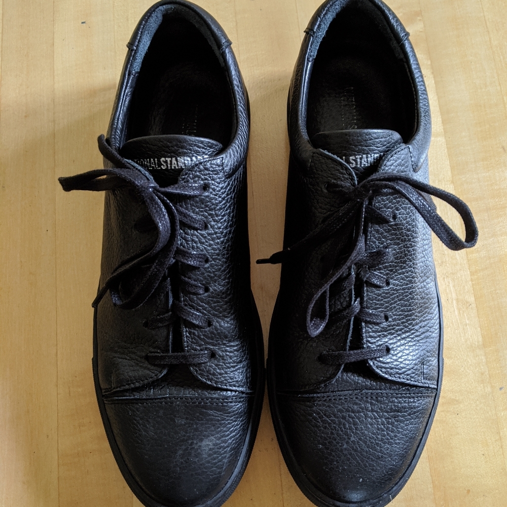 National Standard men's sneakers sz44